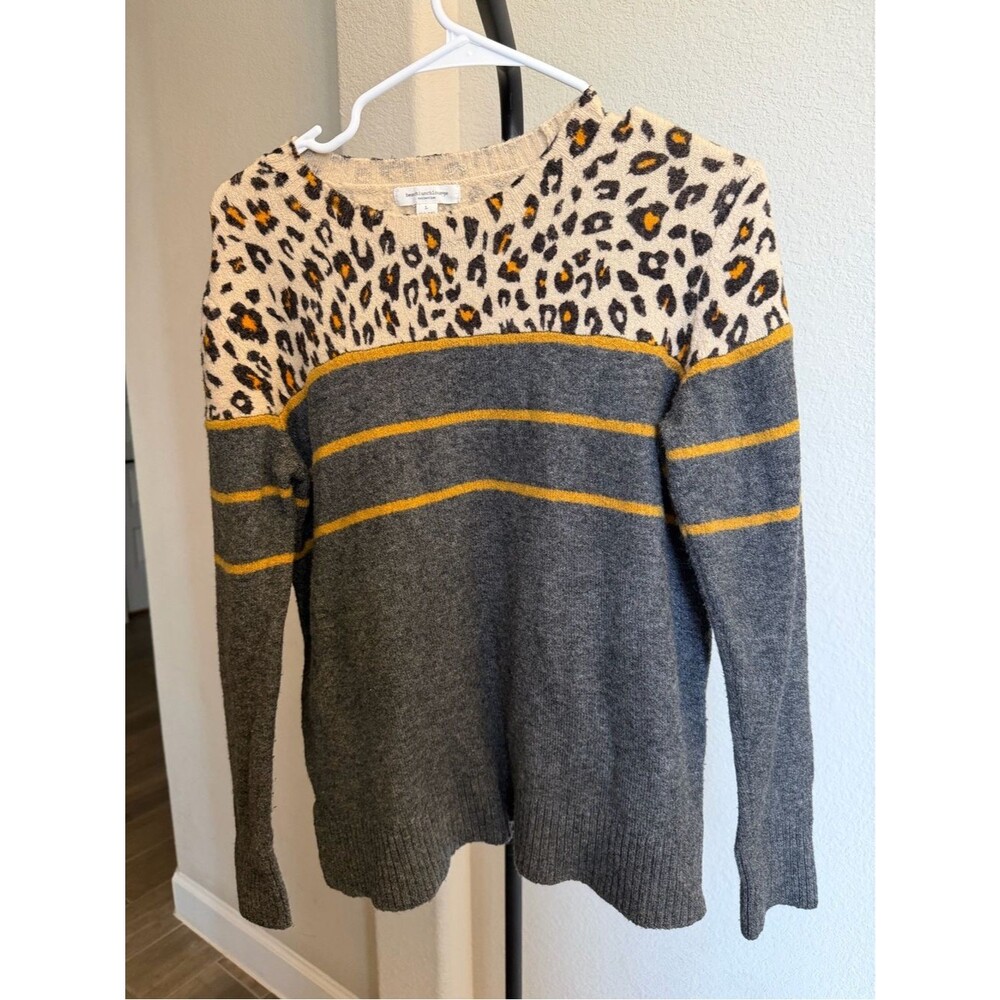beachlunchlounge Leopard Yoke Crewneck Sweater in Gray Cream & Mustard Striped L